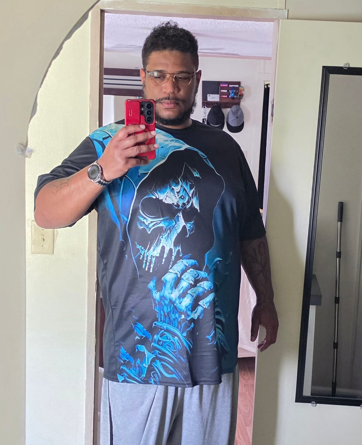 Customer photo review of Skulls Men's Plus Size Short Sleeve T-Shirt