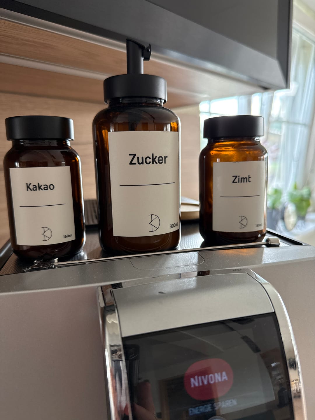 Customer photo review of Kaffeetisch-Trio – 3-teiliges Streuer-Set für Zucker, Kakao und Zimt aus Braunglas & Edelstahl