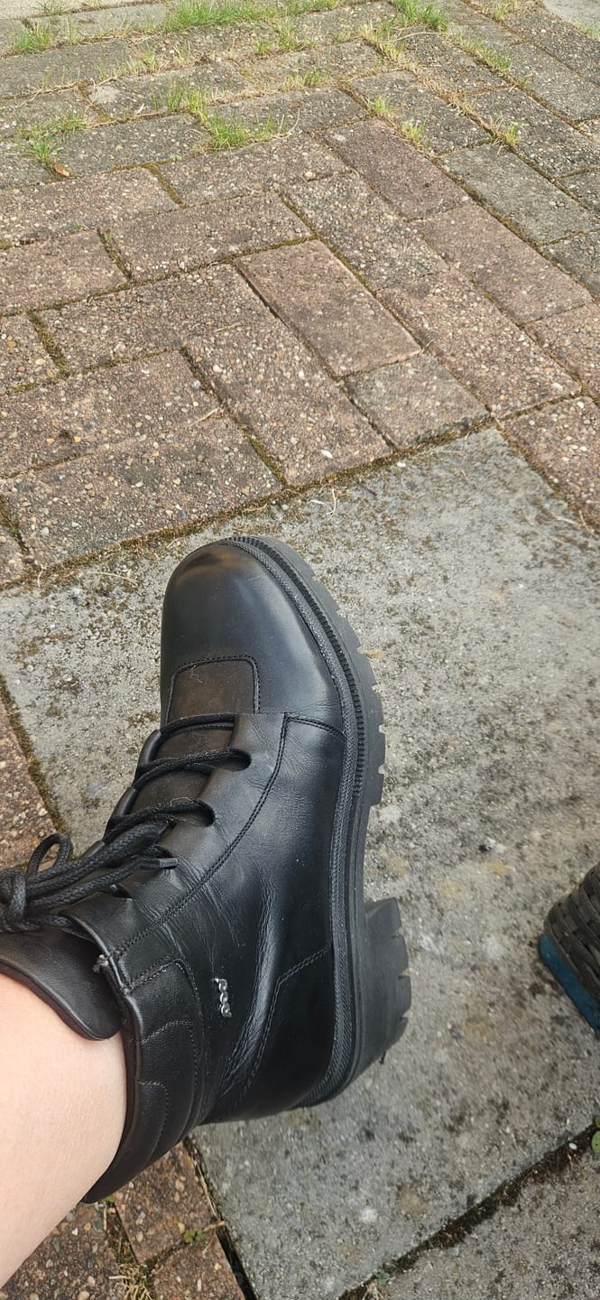 Customer photo review of Women's Winona Heeled Boots