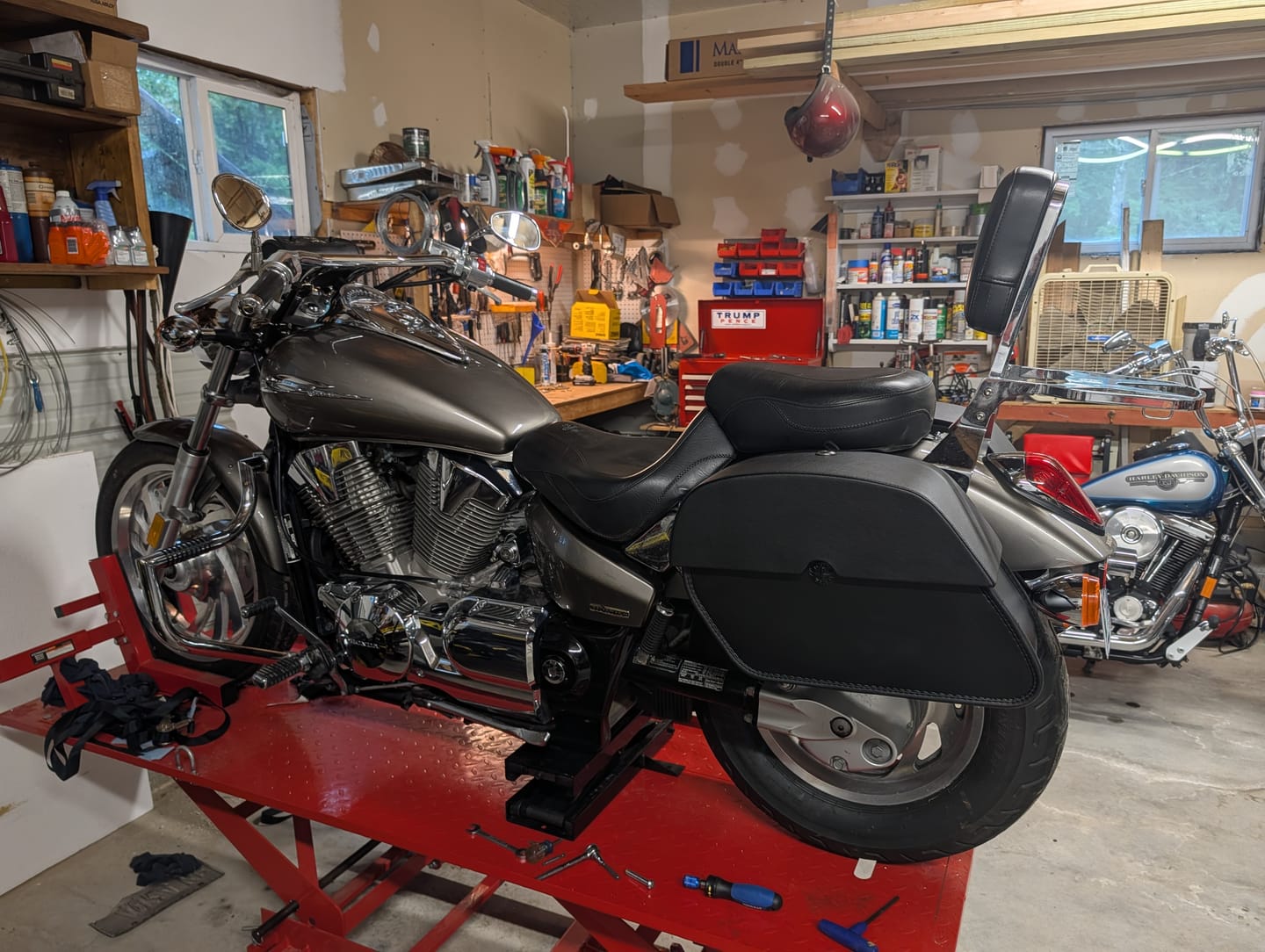 Customer photo review of 28L - Panzer Medium Hard Mount Honda VTX 1300 C Motorcycle Saddlebags