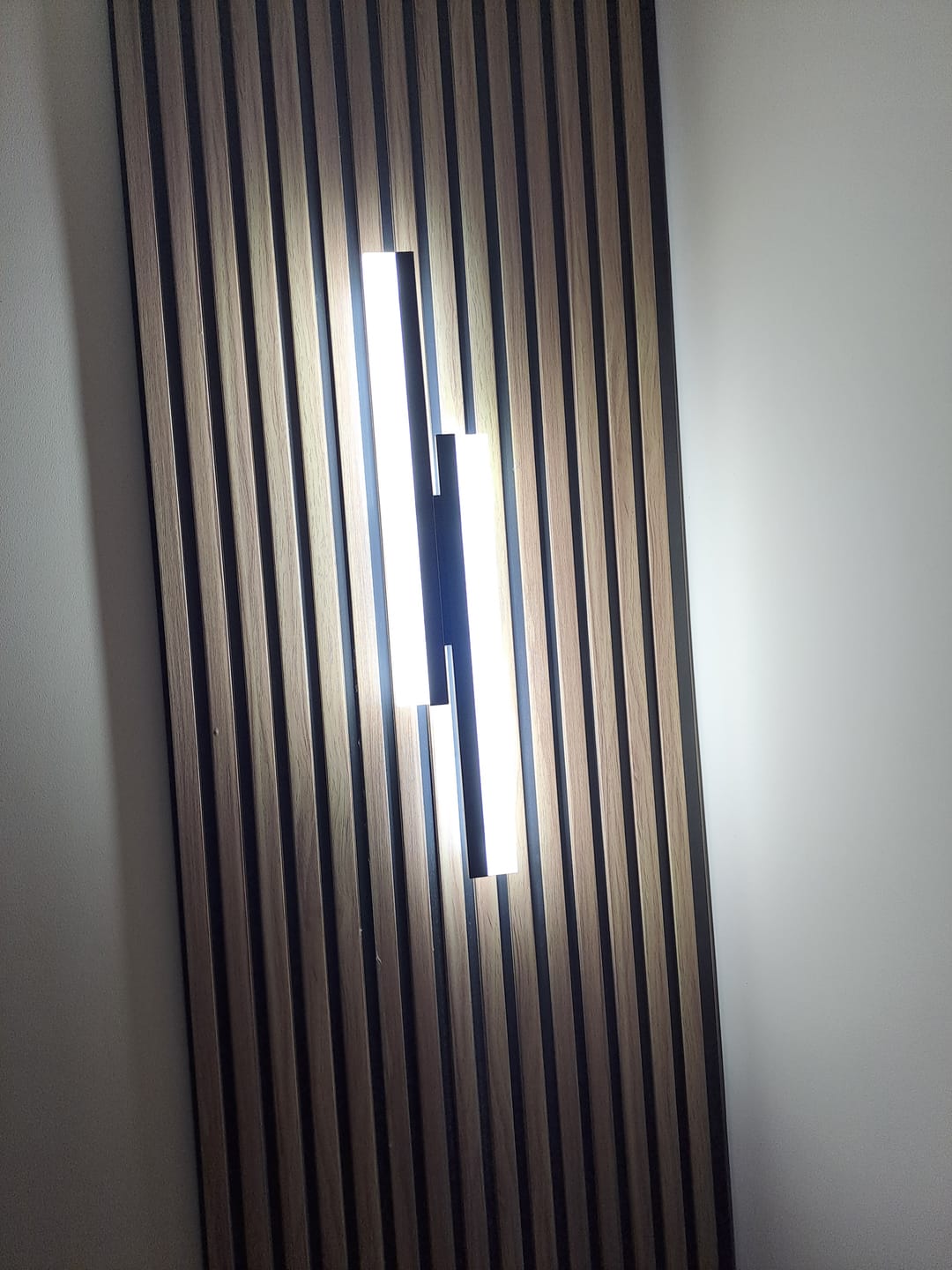 Customer photo review of LED аплик LINNES 24W Черен еквивалент 150W