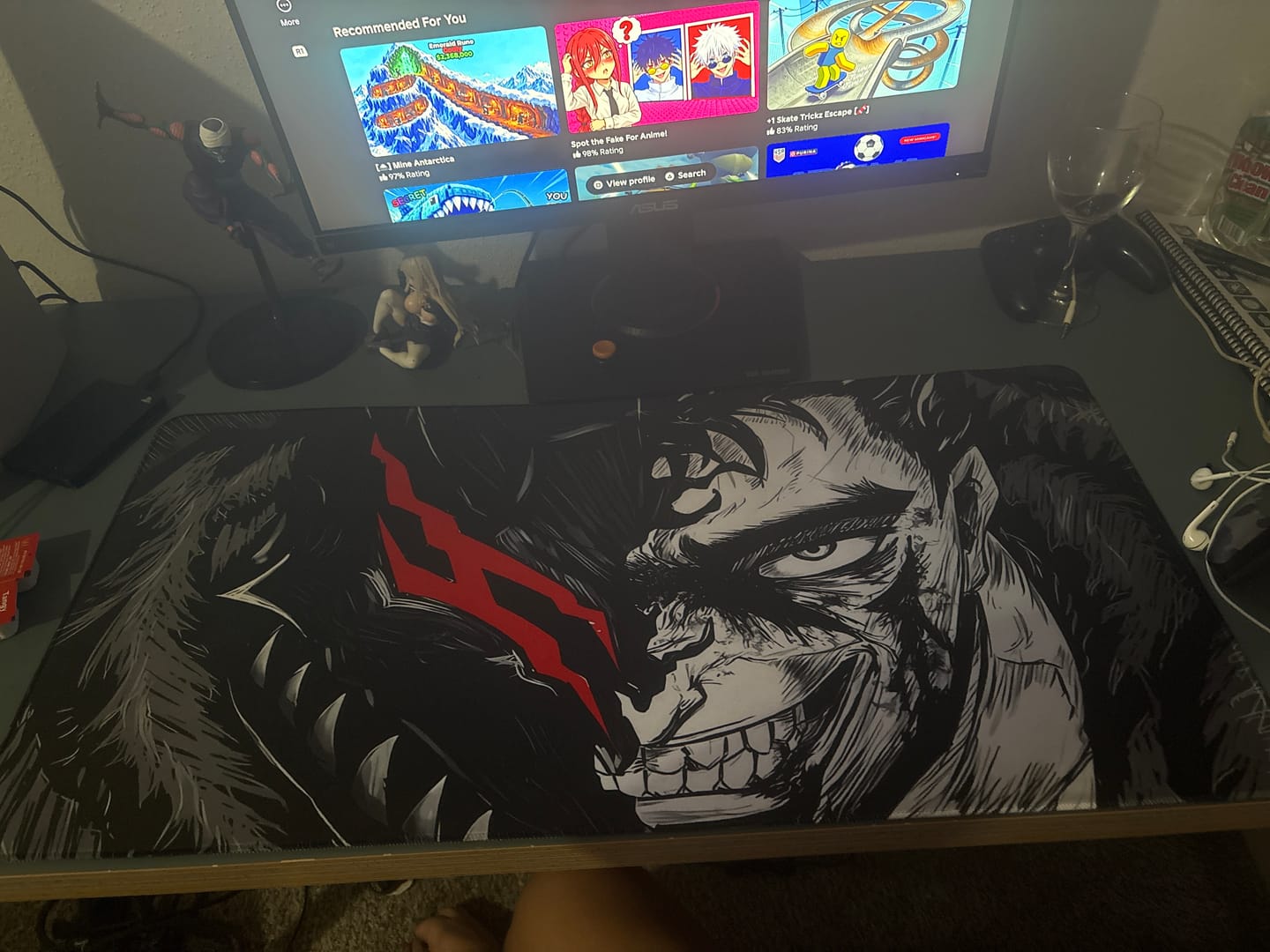 Customer photo review of STRUGGLER MOUSE PADS