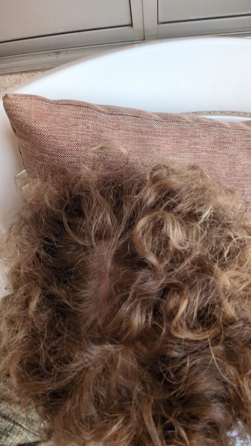 Customer photo review of SHAMPOING NATUREL AU ROMARIN ET À LA KÉRATINE — POUR DES CHEVEUX PLUS ÉPAIS ET PLUS VOLUMINEUX