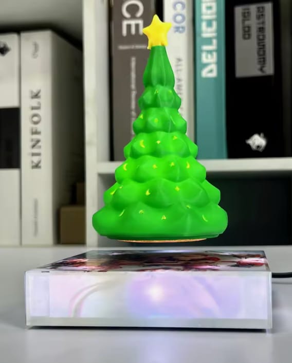 Customer photo review of Levitating Christmas Tree