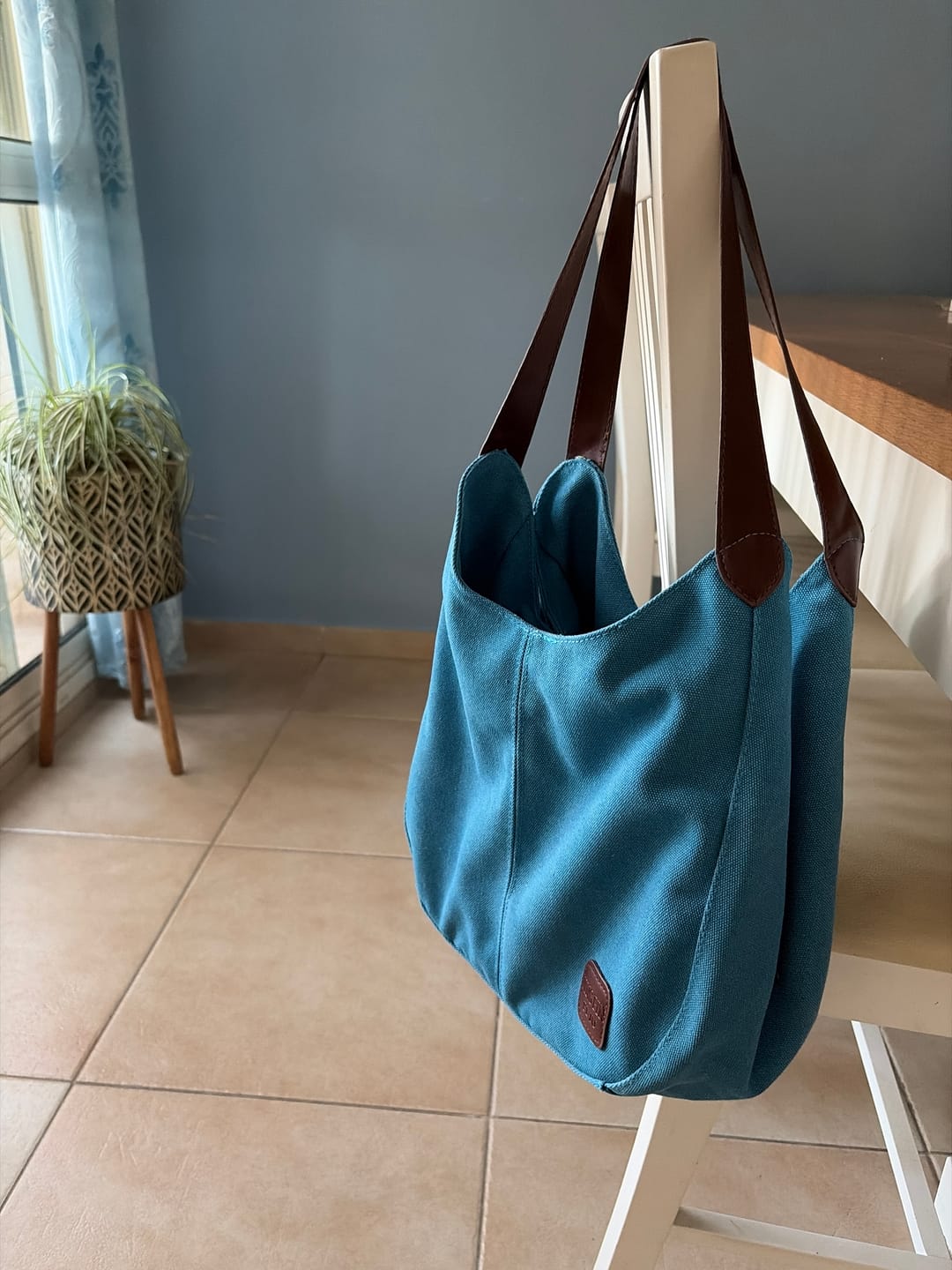 Customer photo review of תיק שק לנשים | תיק צד קנבס קליל ואופנתי – צ'יק אווניו