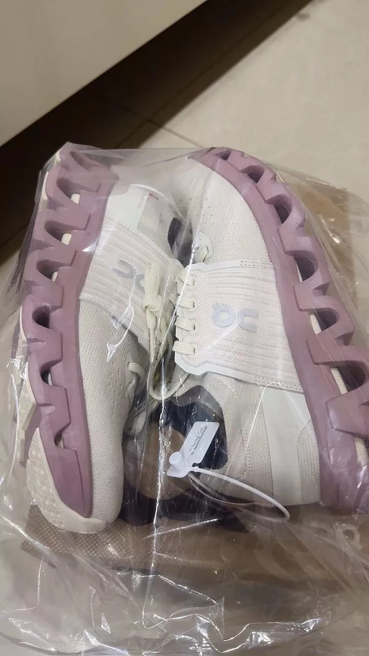 Customer photo review of Cloudswift 4 Pearl Mauve - CSM