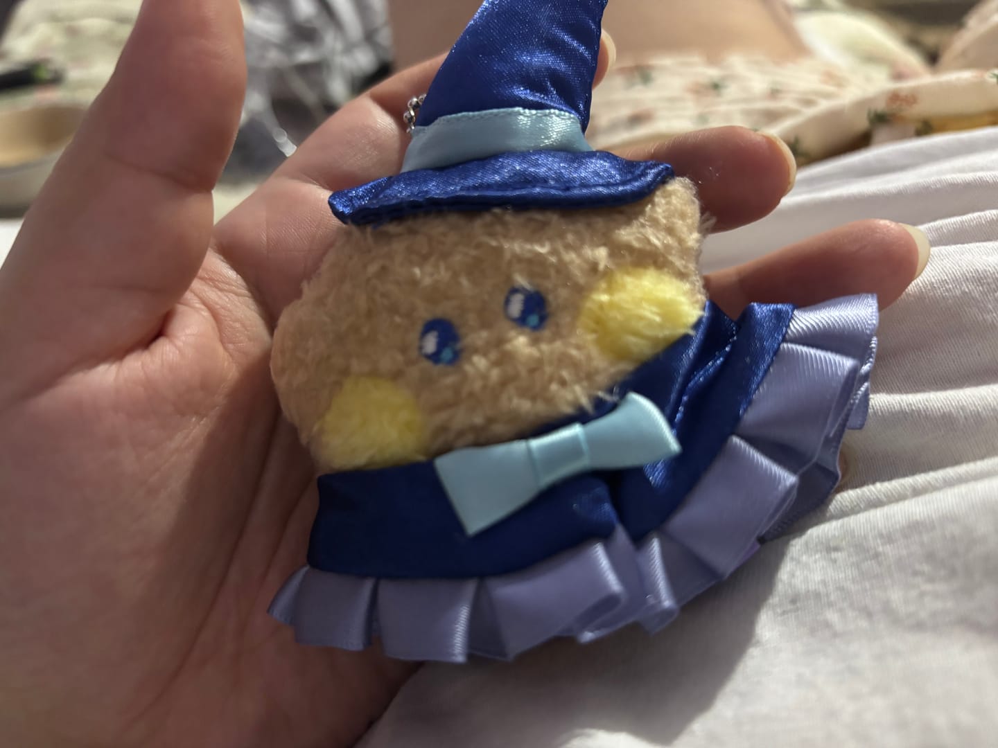Customer photo review of BT21 - MAGICIAN SMALL MININI PLUSH KEYRING