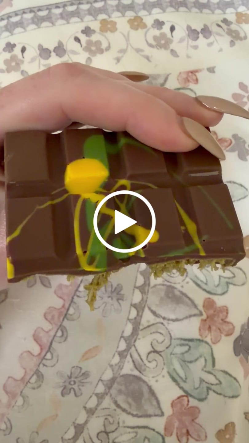 Customer video review of Pistachio Knafeh Bliss Block - Viral Dubai Chocolate Bar 200g