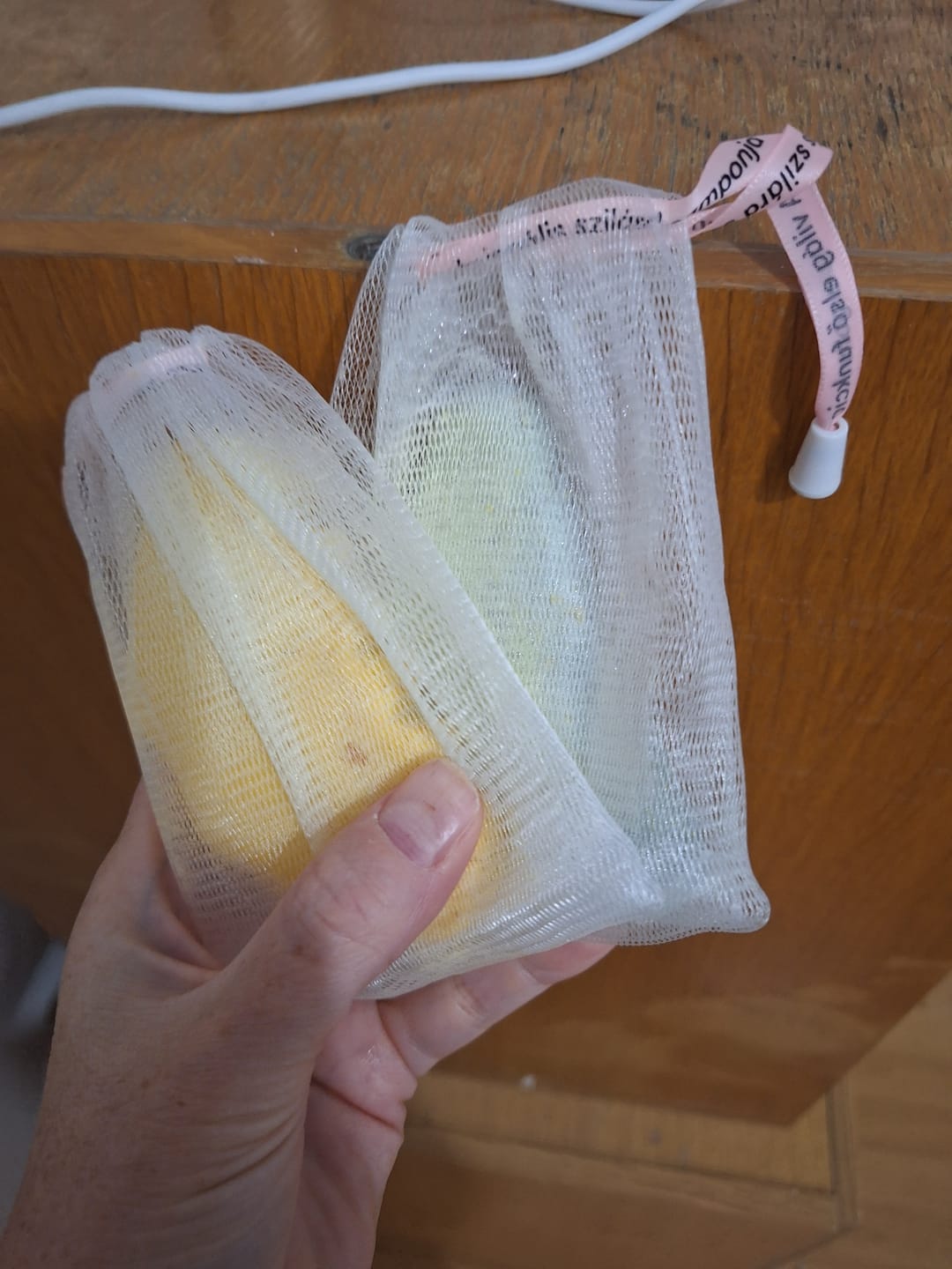 Customer photo review of Hajerősítő Szilárd Sampon Biotinnal  90 g