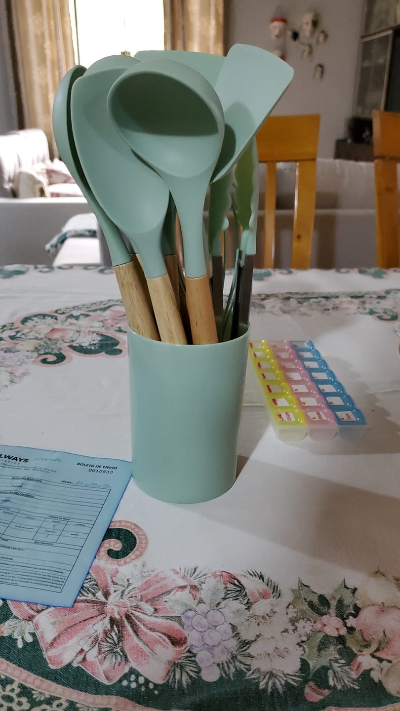 Customer photo review of Set de Espátulas Antiadherente 12 Unidades en Silicona | KitchenFlex