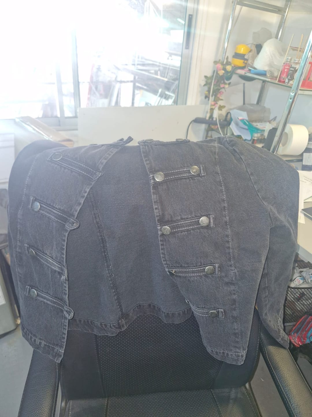Customer photo review of CHAQUETA EMILIA negro