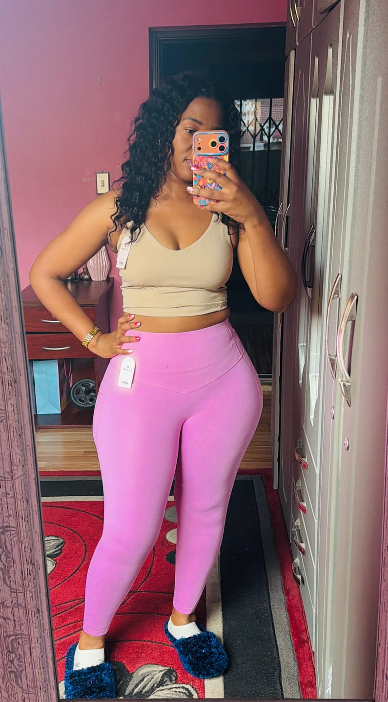 Customer photo review of High Waisted Tummy Control Butt Lifting Leggings with Pockets