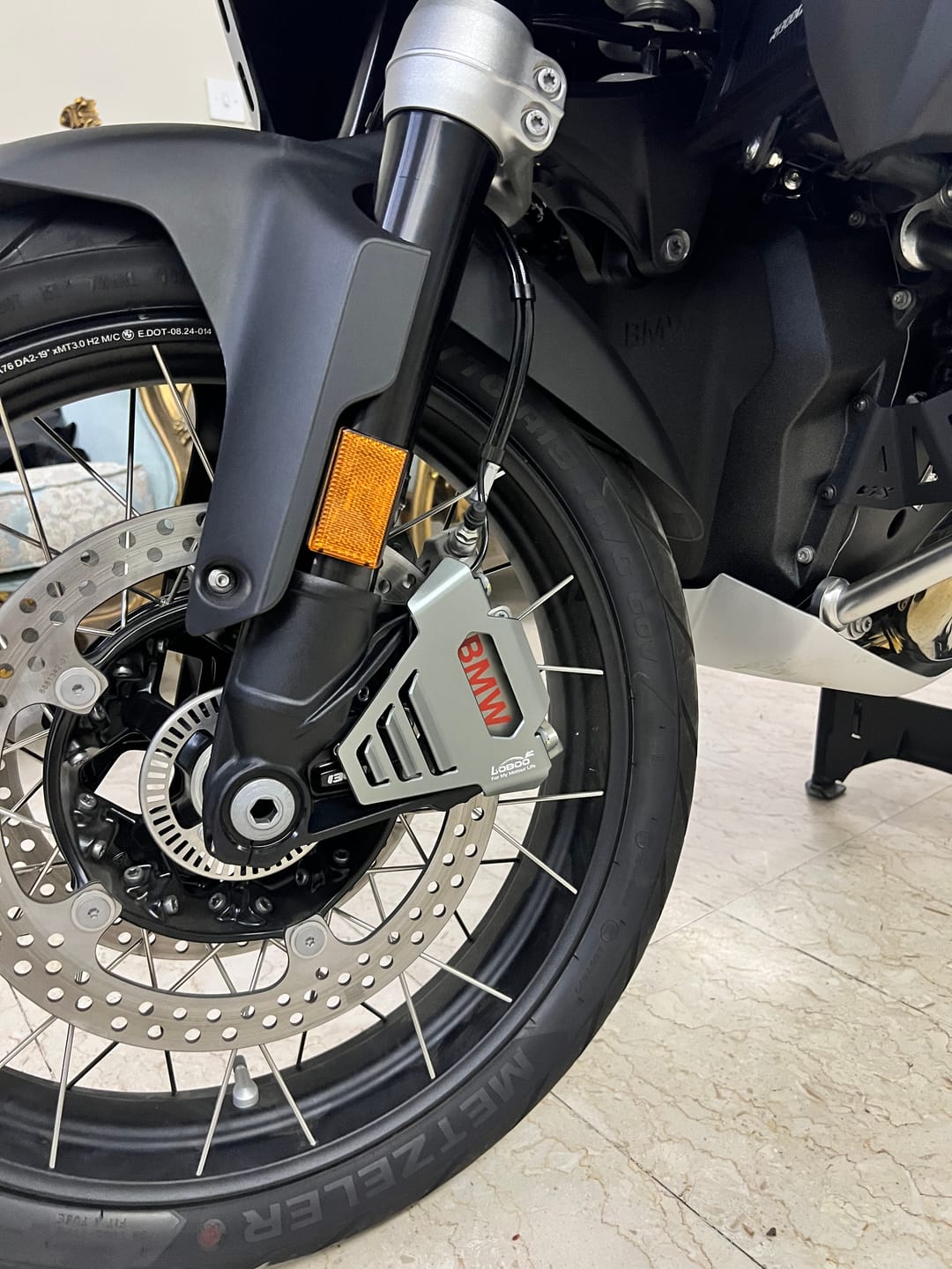 Customer photo review of LOBOO Brake Caliper & ABS Sensor Guard for BMW R1300GS (2023+)/ R1300GS ADV(2024+)/R1300RT(2025+)