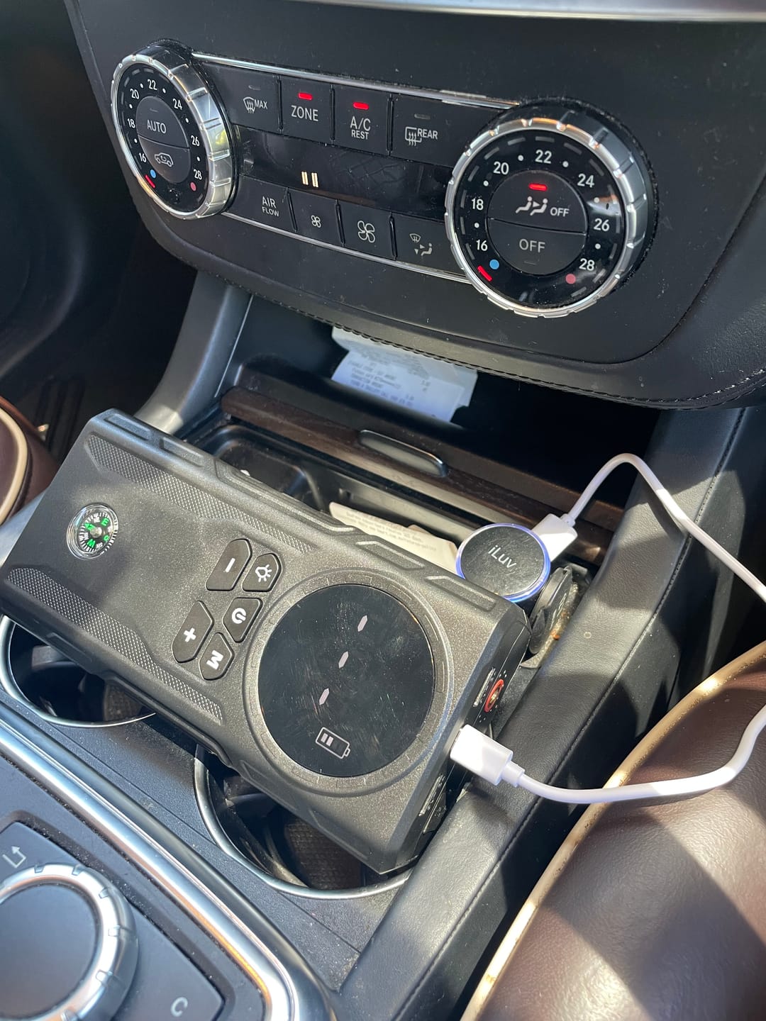 Customer photo review of Tekkvault™ RoadRescue Pro 4-in-1 Jump Starter