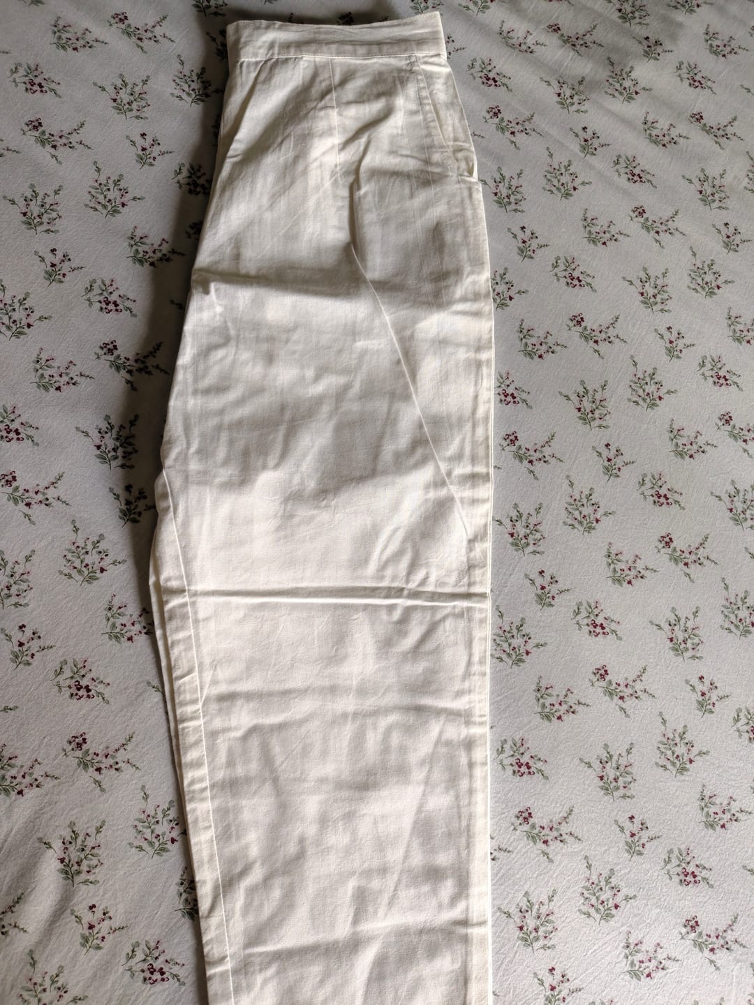 Customer photo review of Women White Cotton Pant