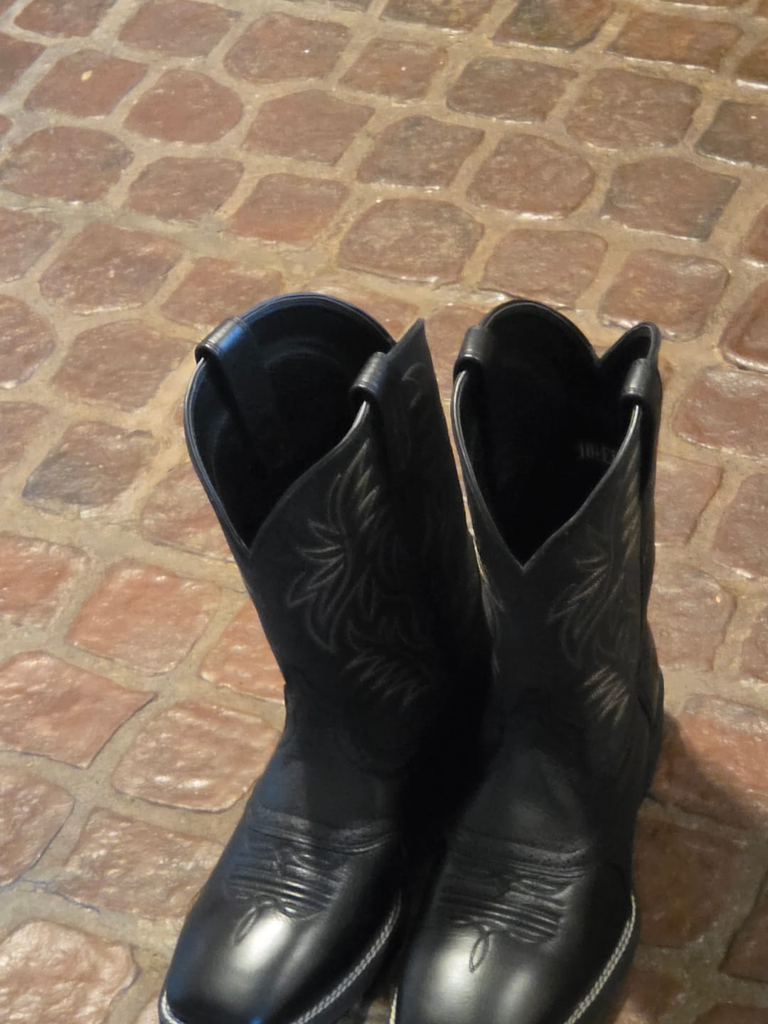 Customer photo review of Men's Sport Wide Square Toe Boots