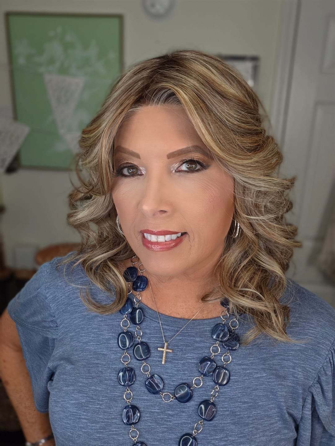 Customer photo review of BOMBSHELL BEAUTY - Walnut Latte