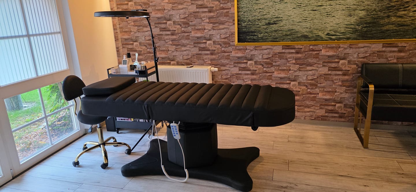 Customer photo review of Elektryczne łóżko do zabiegów i stylizacji rzęs Grandeur - Czarny