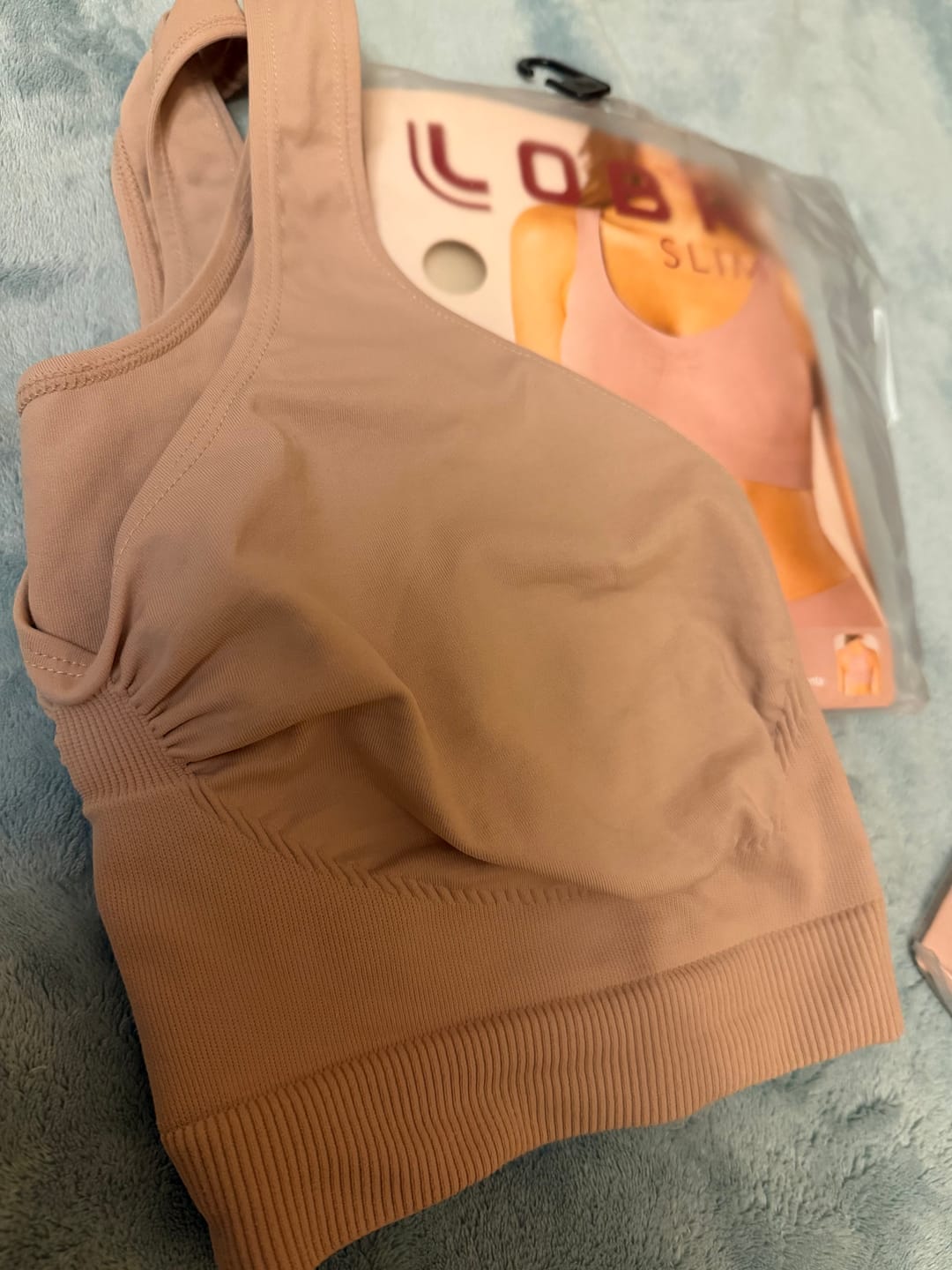 Customer photo review of Seamless Bust Support Back Fat Smoothing Bra