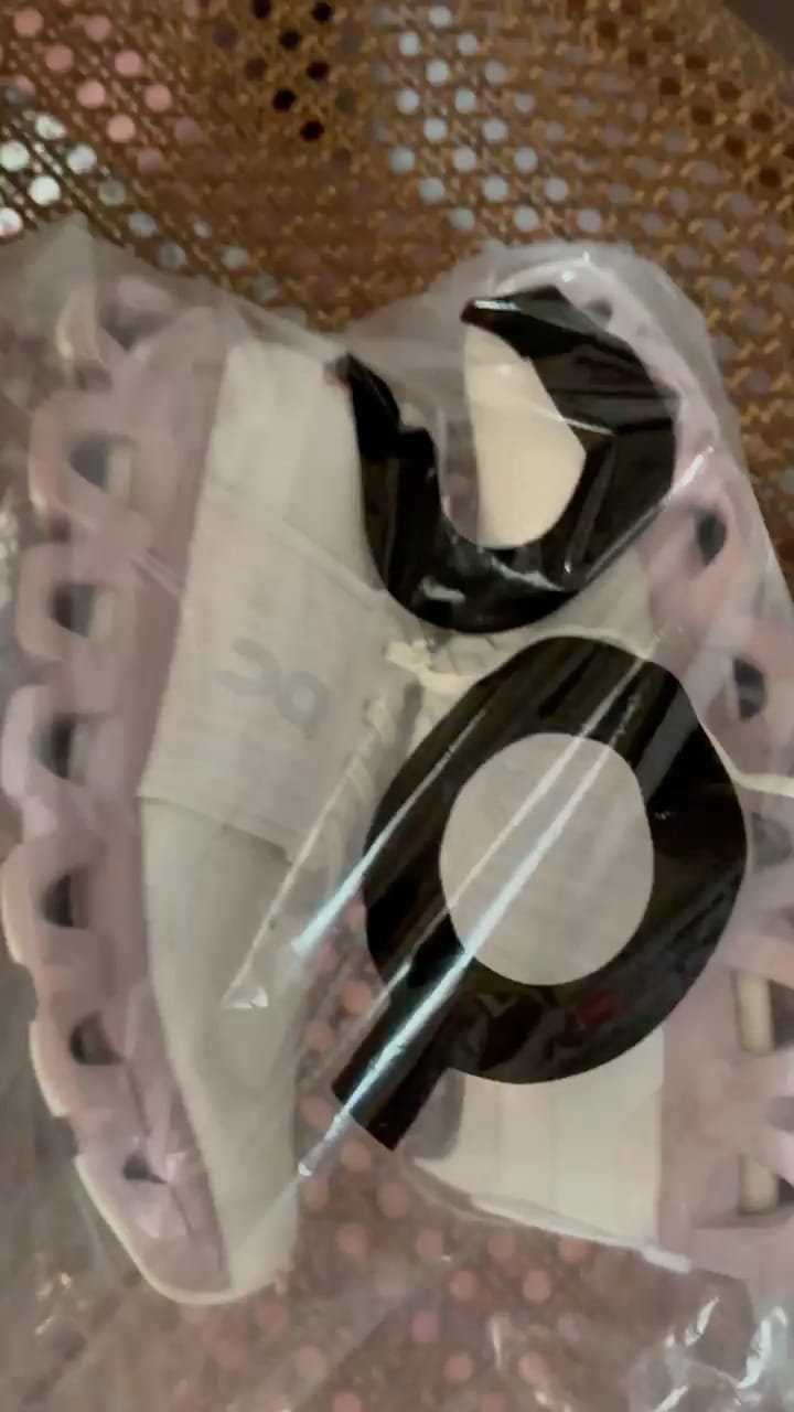 Customer photo review of Cloudswift 4 Pearl Mauve - CSM