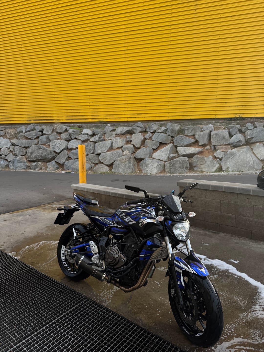 Customer photo review of Kit Déco Yamaha MT 07 2021-2024 - BLUE RACE (100% chrome recommandé)