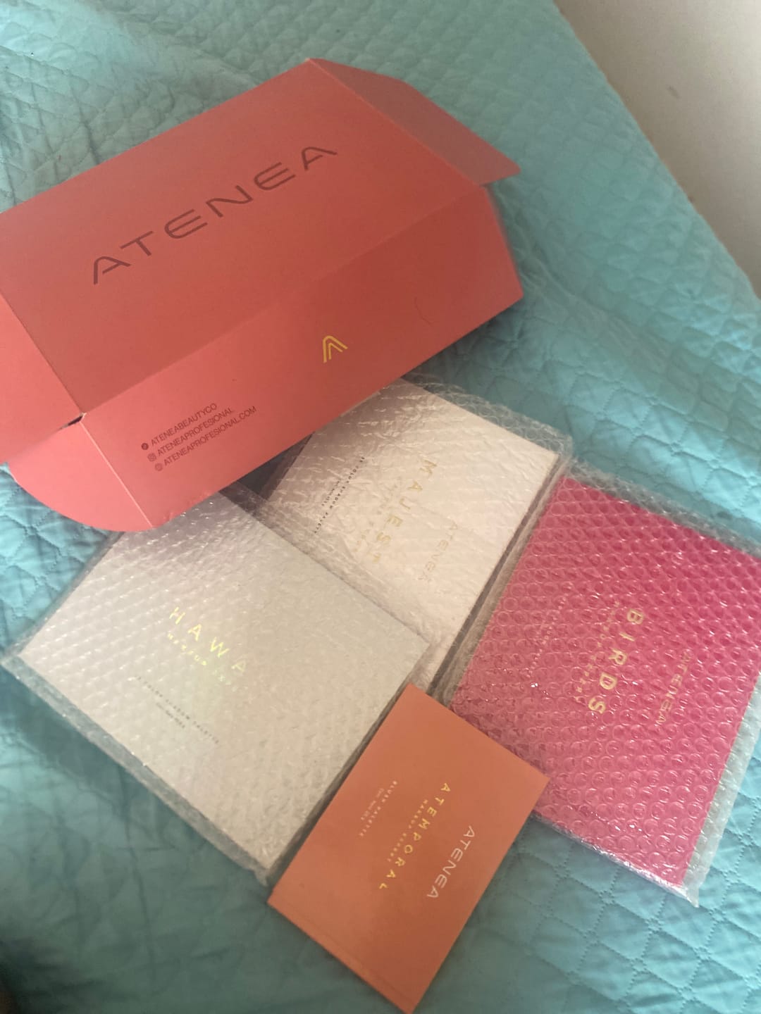 Customer photo review of PALETA DE SOMBRAS 35 TONOS BIRDS