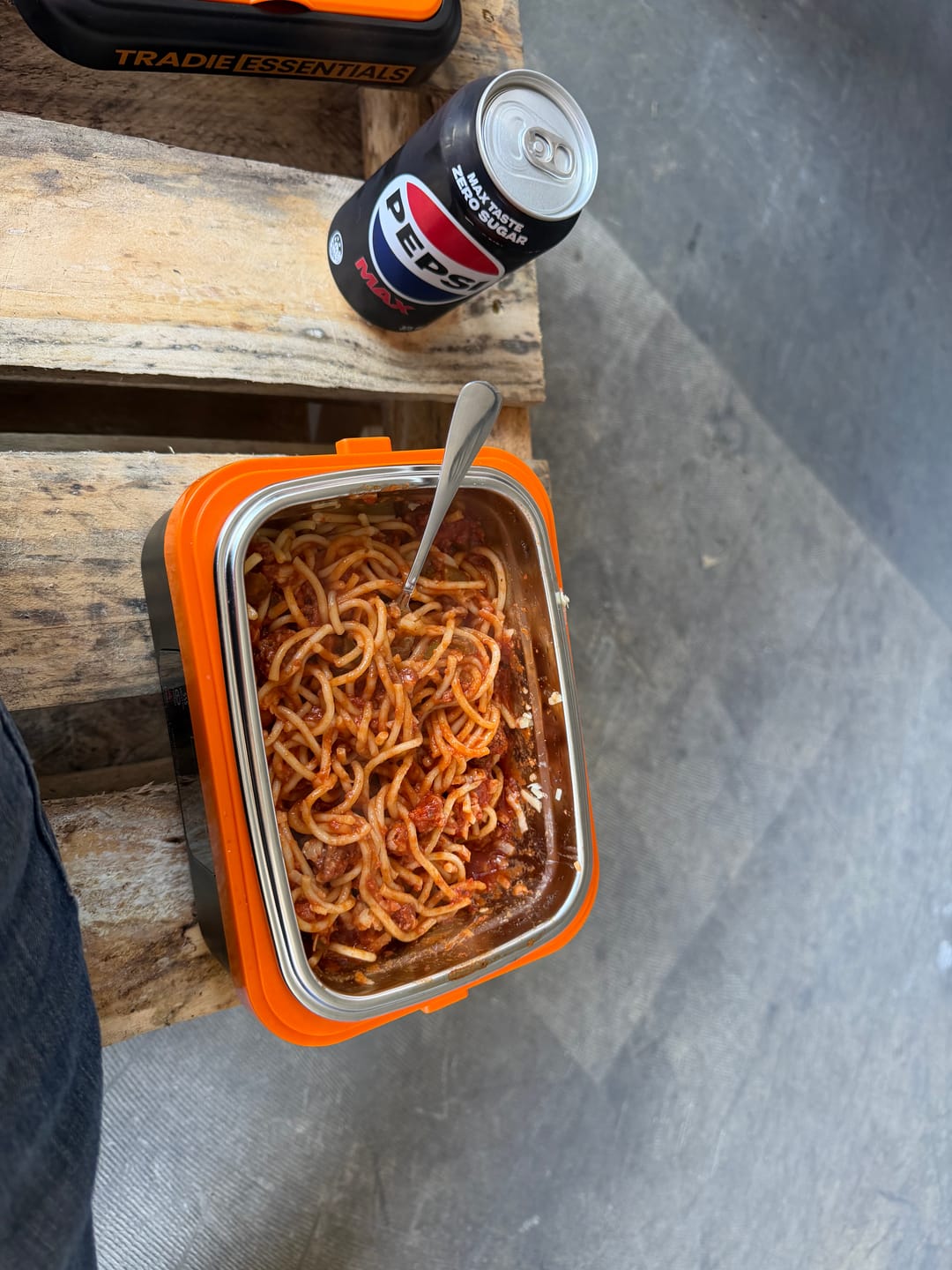 Customer photo review of Tradie TuckerBox™ - 1L Wireless & Self Heating Lunchbox