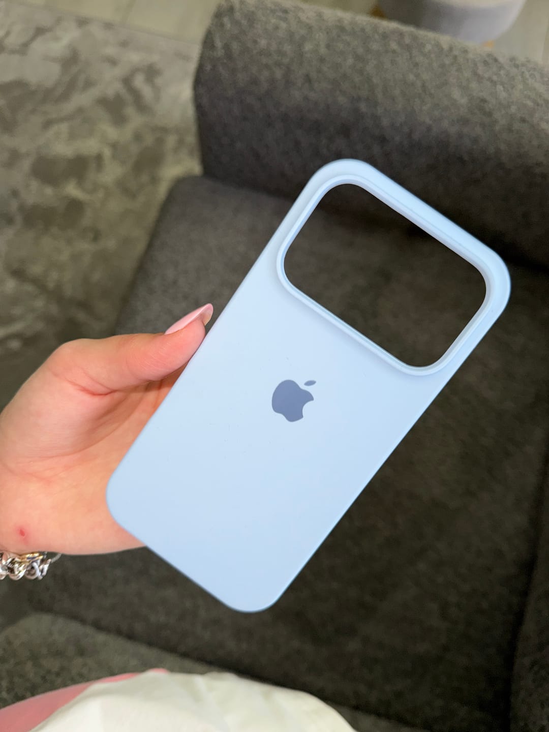 Customer photo review of Husa Silicon pentru iPhone 17 Pro, Baby Blue