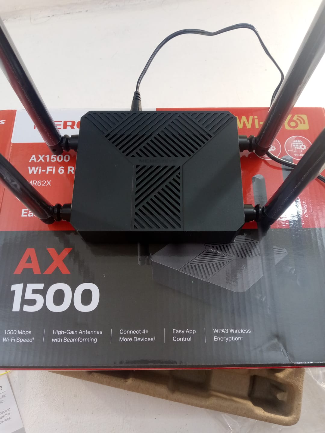 Customer photo review of Router Mercusys MR62X WiFi 6 AX1500 Doble Banda 4 Antenas