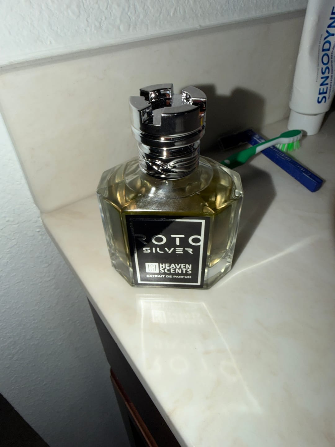Customer photo review of Roto Gold Royal Edition - Luxury Extrait de Parfum 100ml