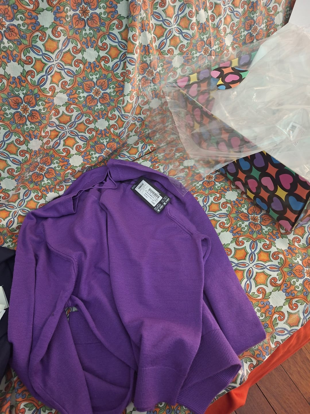 Customer photo review of MAGLIONE  HOLLY V LILLA