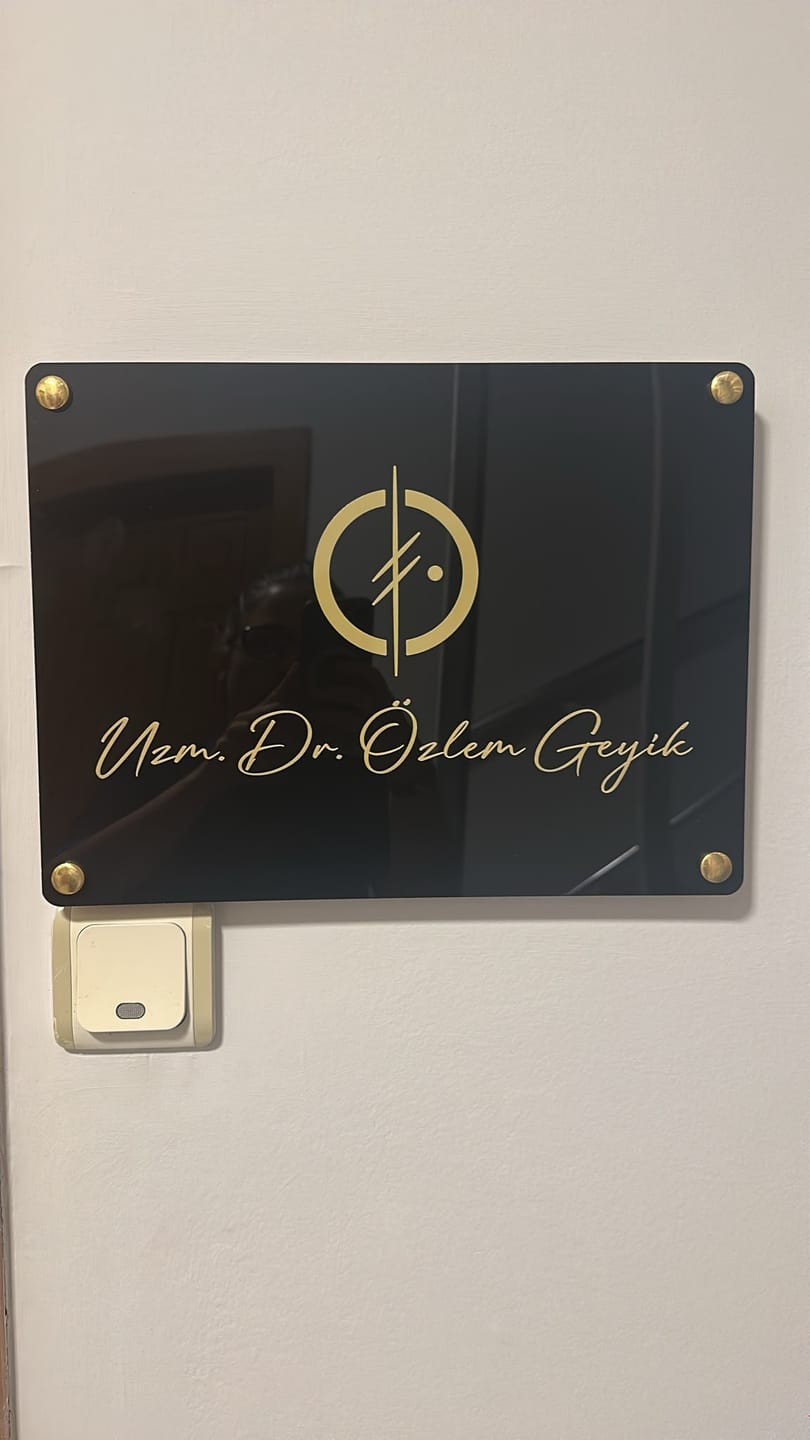 Customer photo review of Siyah Pleksi Kapı Tabelası
