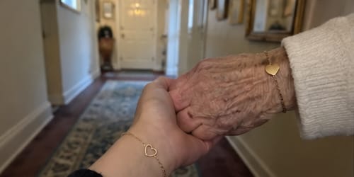 Customer photo review of זוג צמידי לב