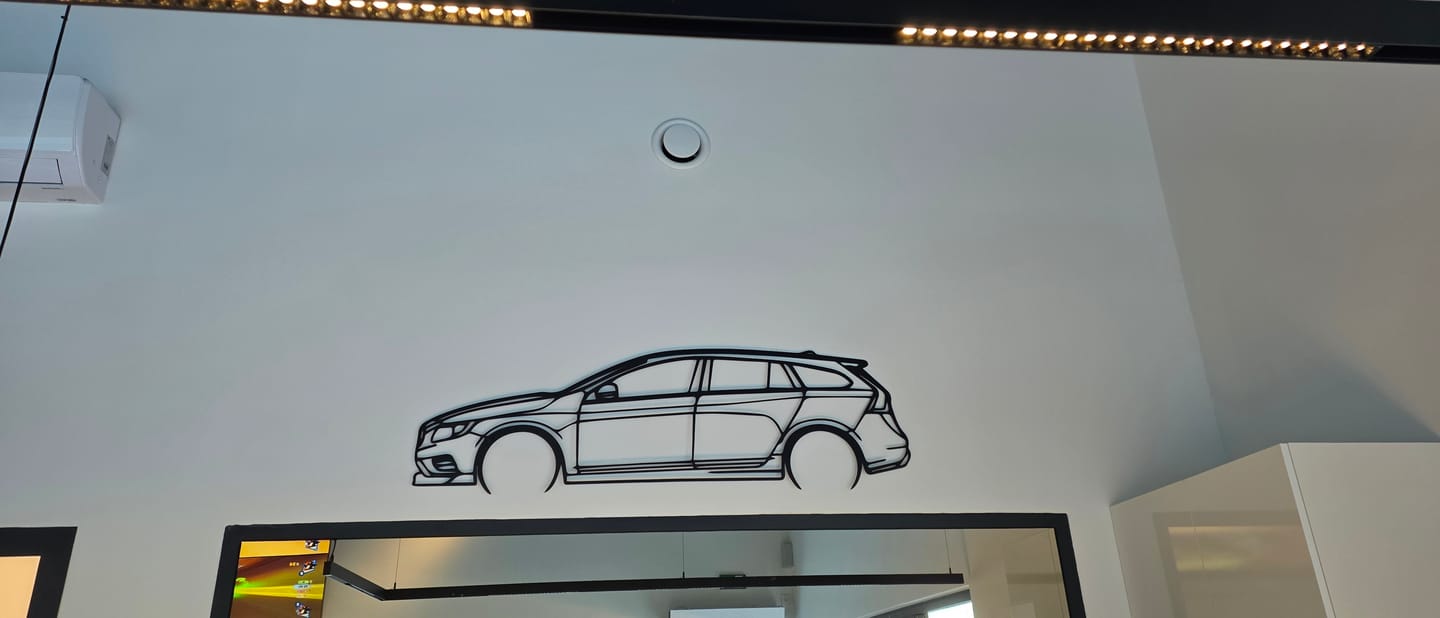 Customer photo review of Volvo V60 Polestar metal wall art frame