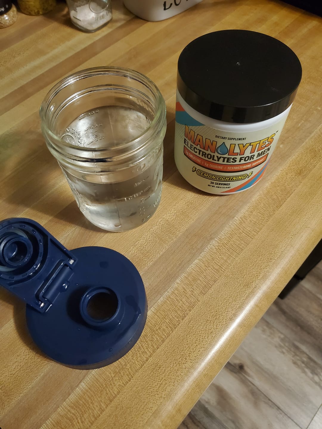 Customer photo review of Manolytes Daily Electrolytes