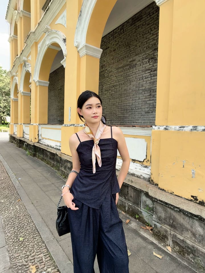 Customer photo review of Ink-Washed Blossoms Double-Sided Printed Mulberry Silk Square Scarf