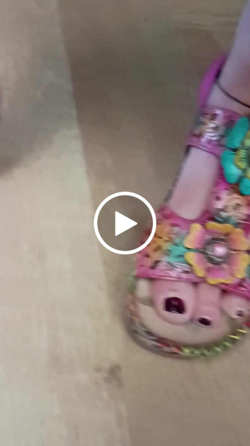 Customer video review of Floral Cutout Decorative Flowers Wedge Sandals