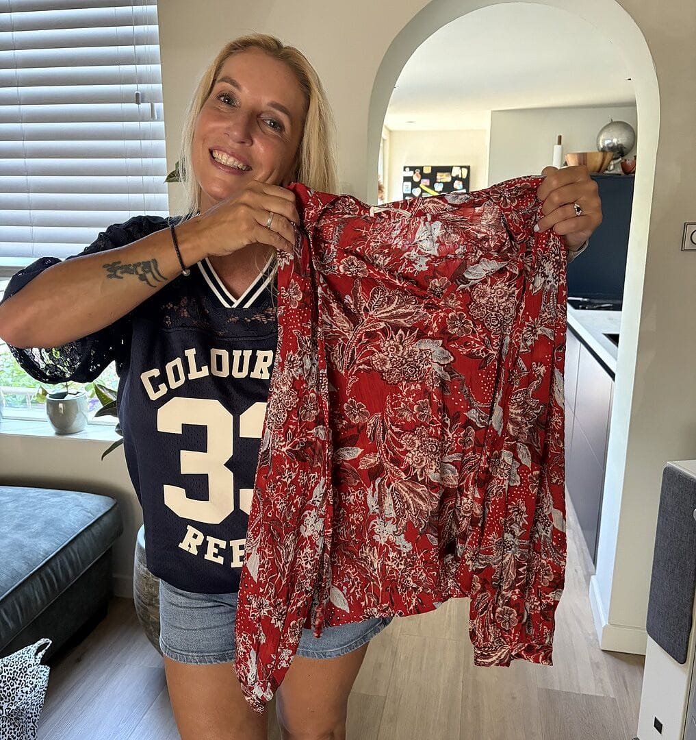 Customer photo review of Tayla 33 Football T-shirt | Deep blue