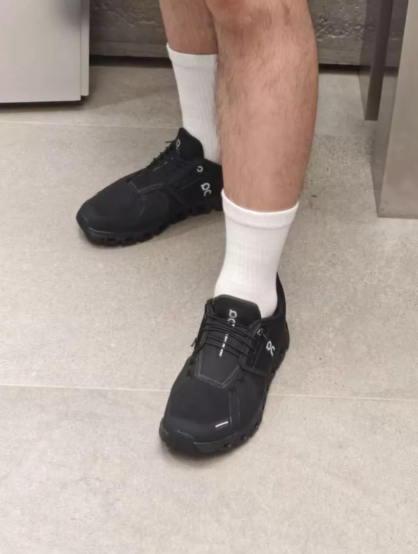 Customer photo review of Cloud 6 Black | Black -BCL