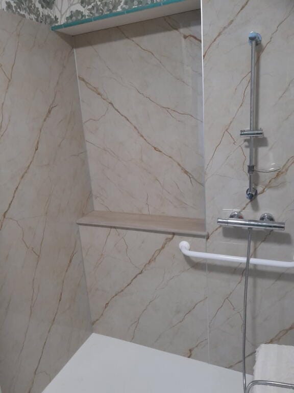 Customer photo review of Baguette 90° Extérieur Aluminium pour pvc/spc/feuille de pierre