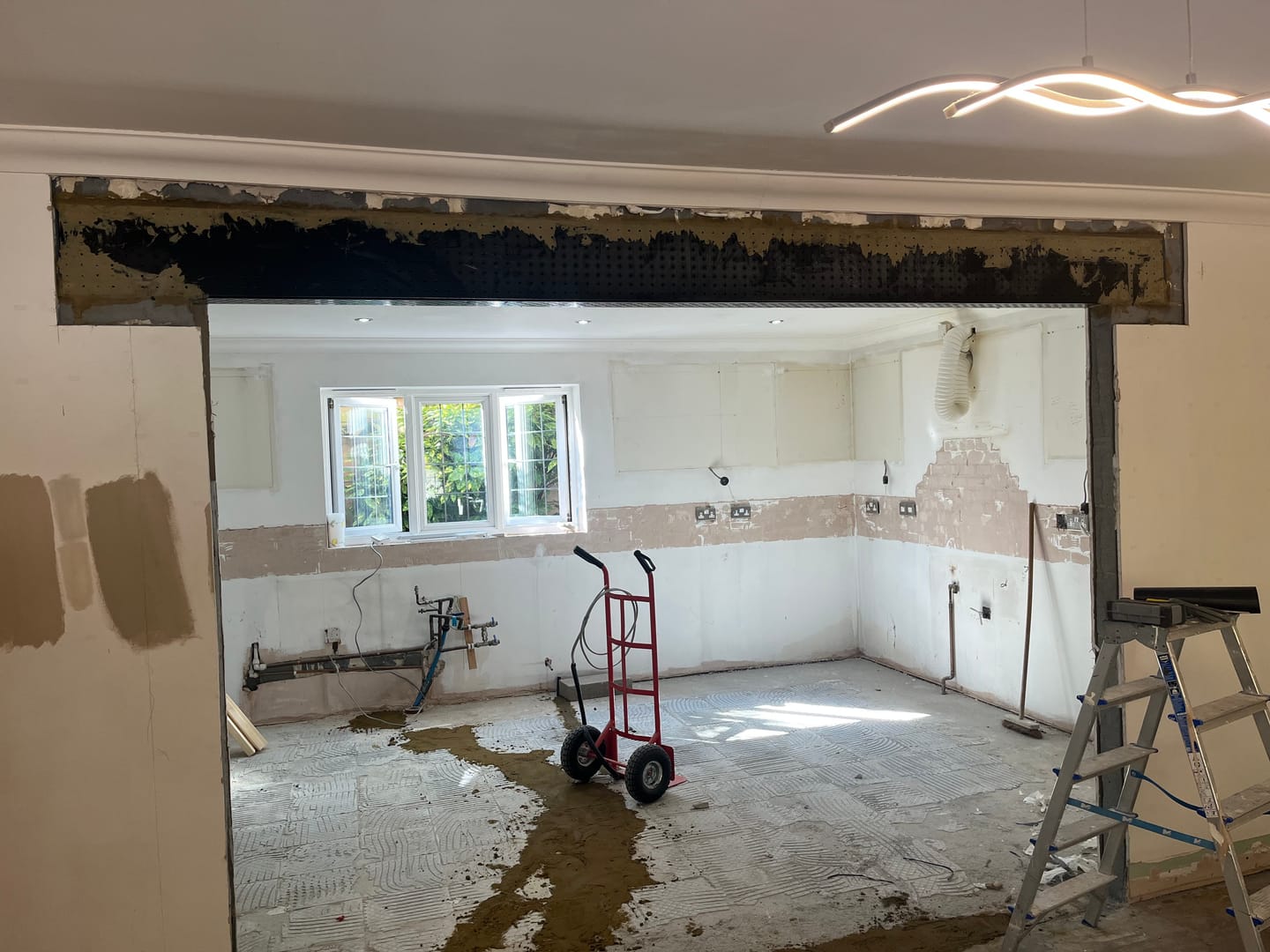 Customer photo review of Catnic BSD100 100mm Box Lintel