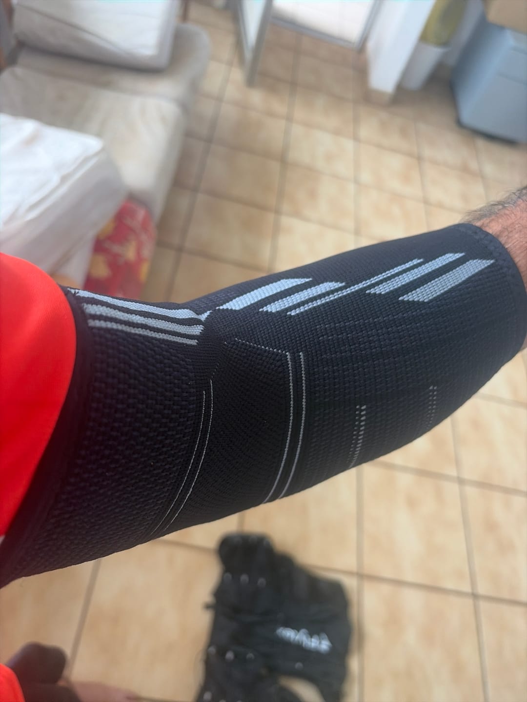 Customer photo review of Maintiens de Compression pour Coudes