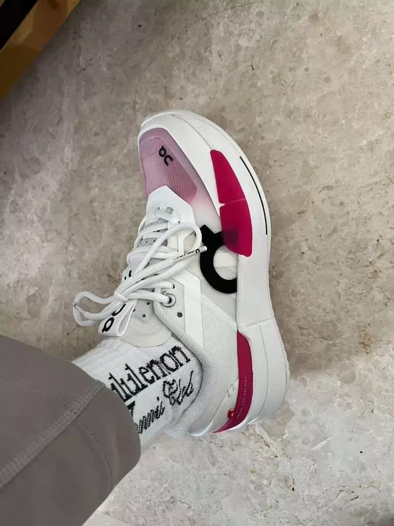 Customer photo review of Roger Pro 2 White Pink - RWP