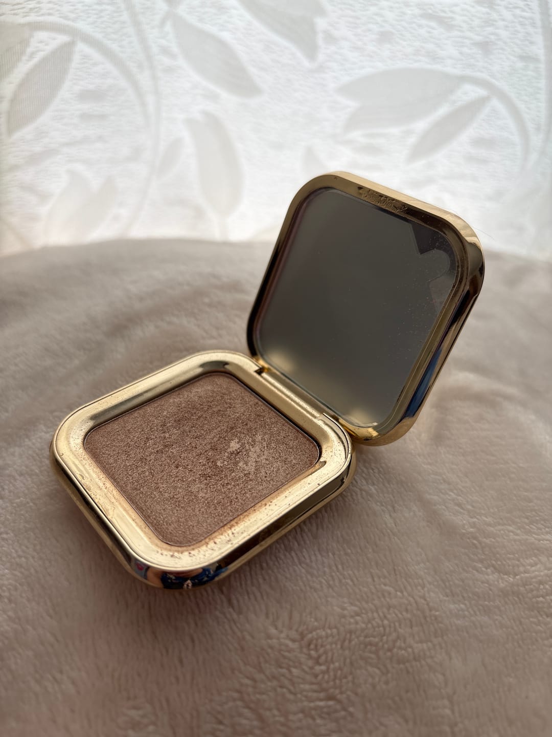 Customer photo review of ILUMINADOR COMPACTO 1ST SCENE