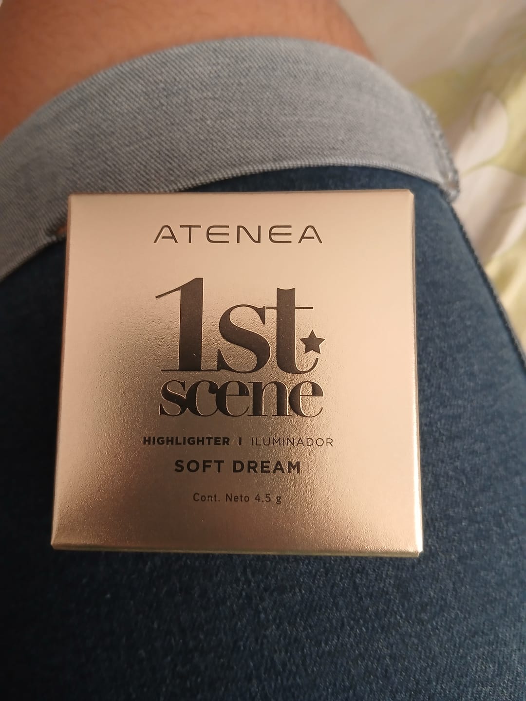 Customer photo review of ILUMINADOR COMPACTO 1ST SCENE