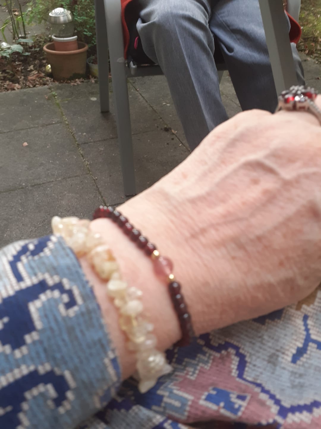 Customer photo review of Rubin Armband - Perlen geschliffen