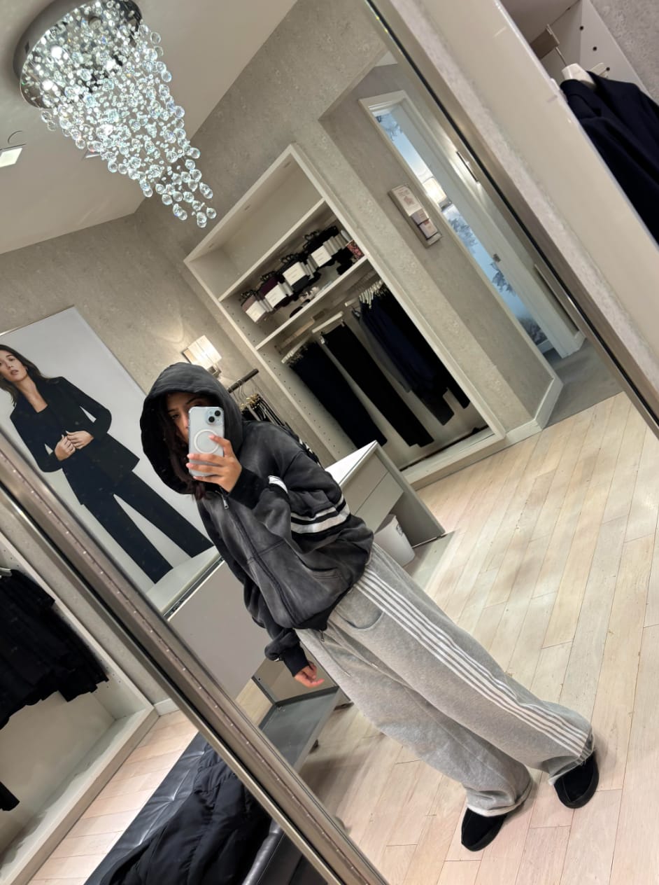 Customer photo review of Aelfric Eden Boxy fit 77 Stripe Zip Hoodie – Acid Wash