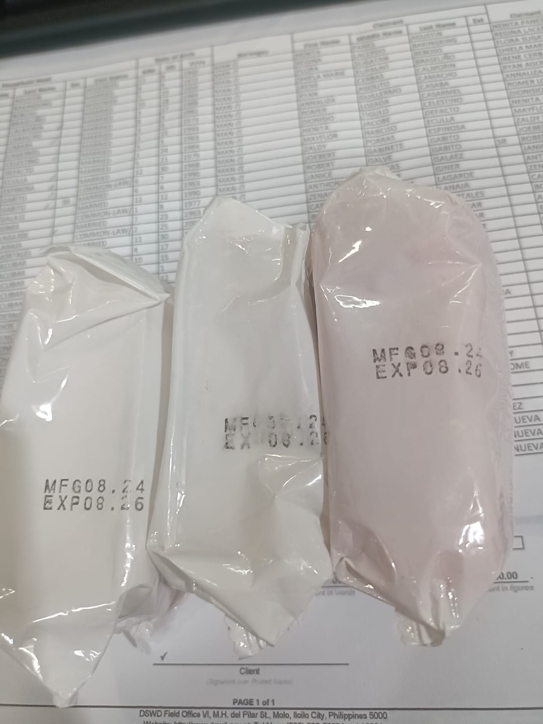 Customer photo review of Kavouge Bleaching Soap Whitening Booster Niacinamide Face & Body Care Cleaning Arbutin Licorice Extract