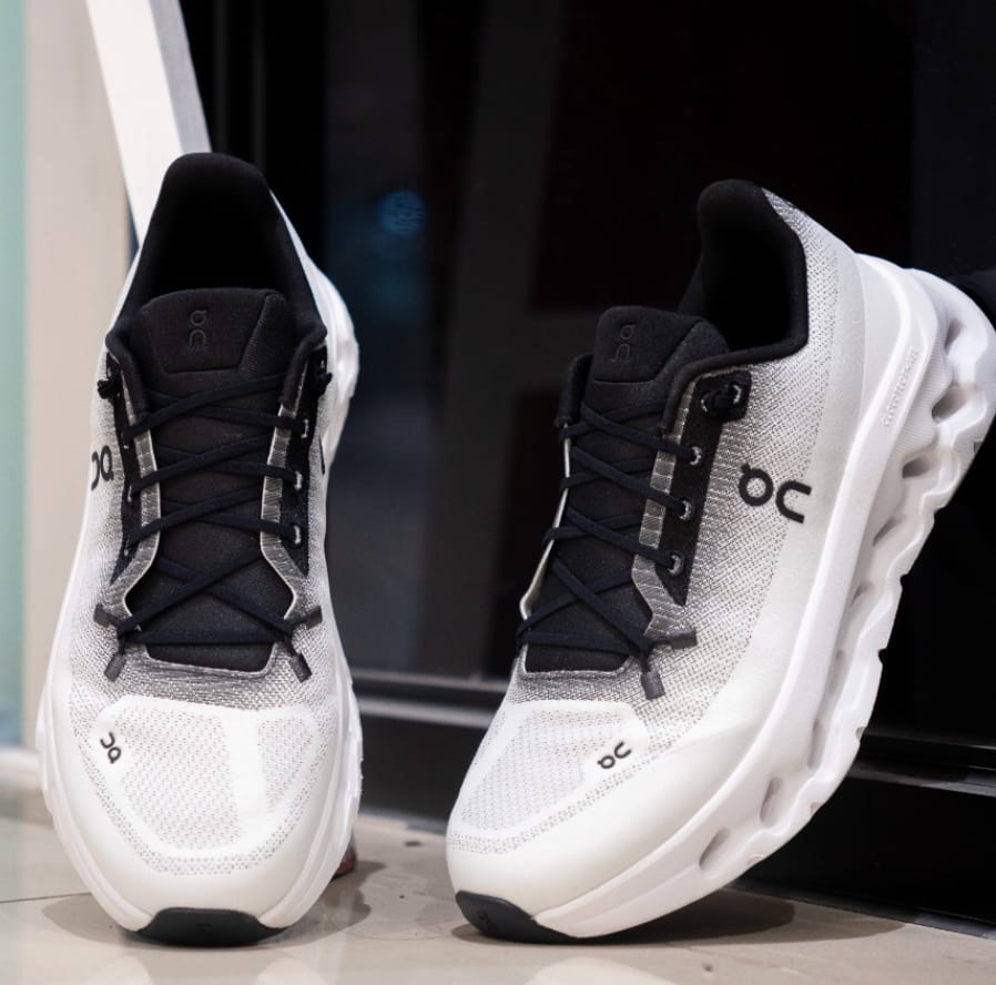Customer photo review of Cloudtilt Black Ivory - CTI
