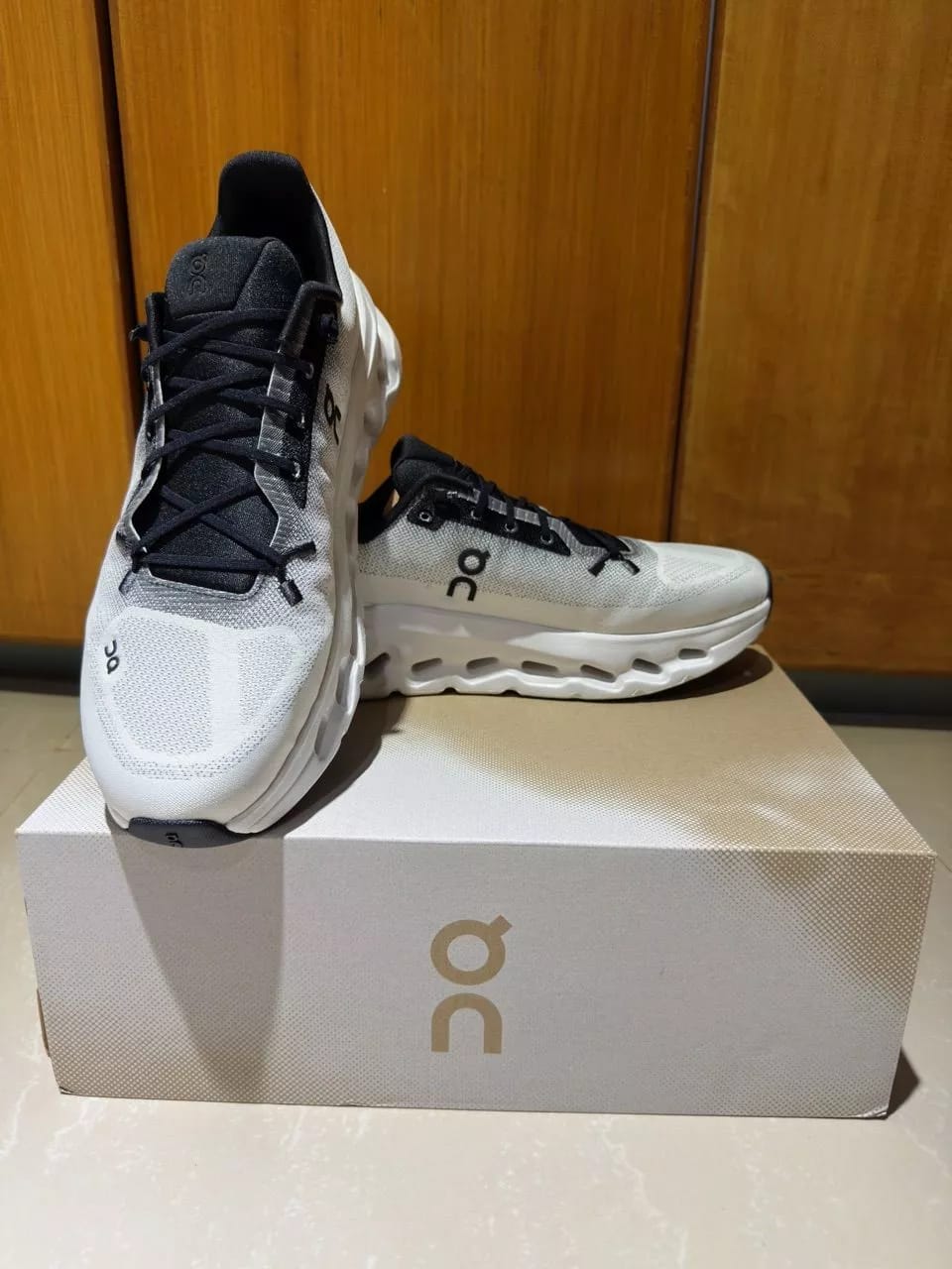 Customer photo review of Cloudtilt Black Ivory - CTI